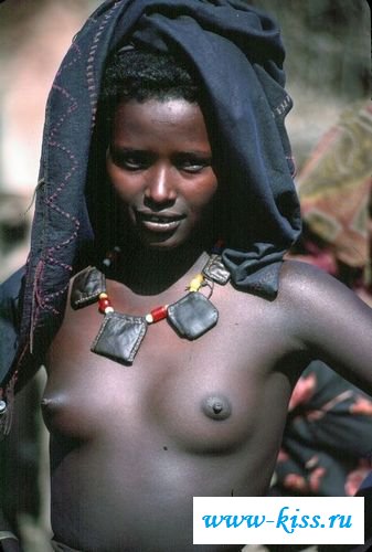 Сексапильные голые барышни из племени чернокожих